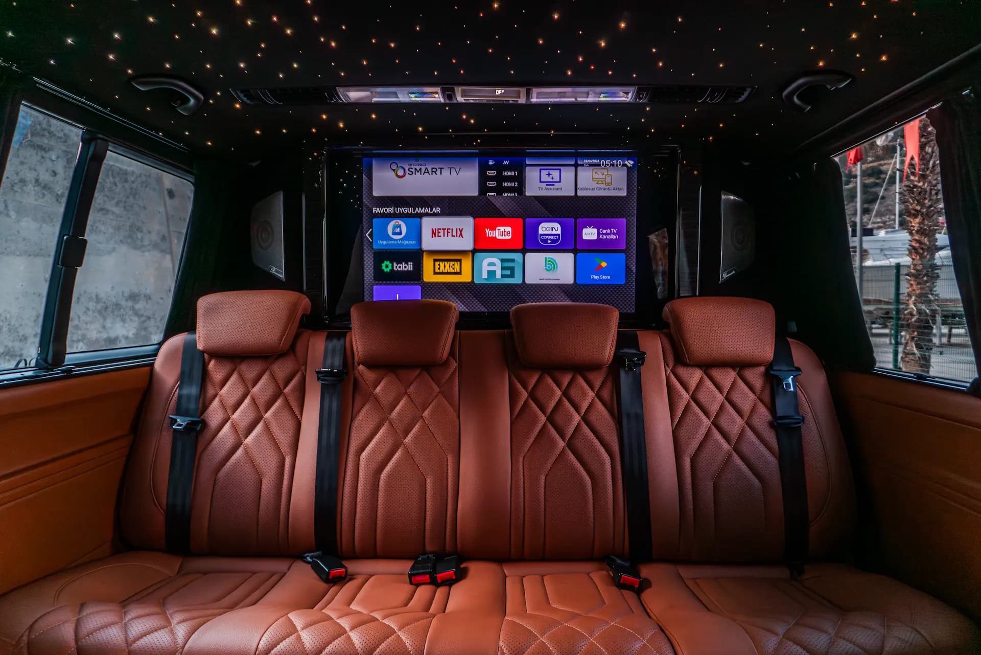 Maybach Starlight Ceiling & Smart TV
